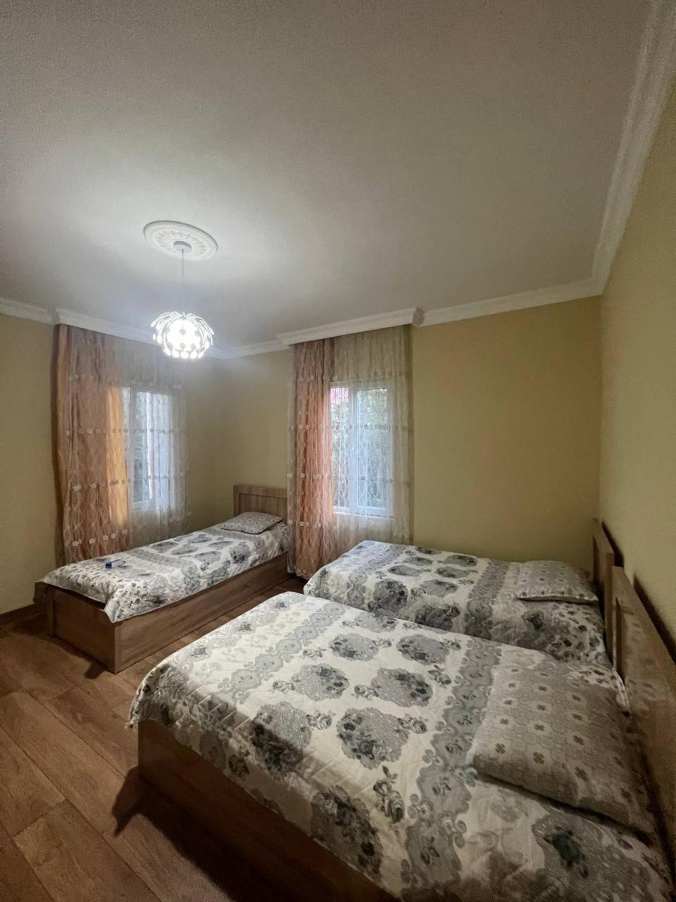Los-Polos Hermanos Batumi Exterior foto